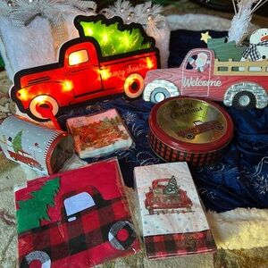 ❤️ 7x Red Truck Christmas Decor
Set
